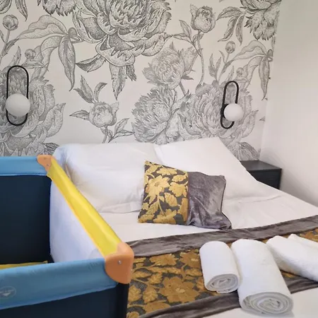 La Rose Blanche Apartment