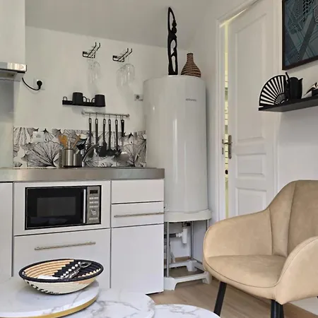 La Rose Blanche Apartment