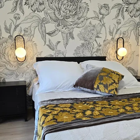 La Rose Blanche Apartment